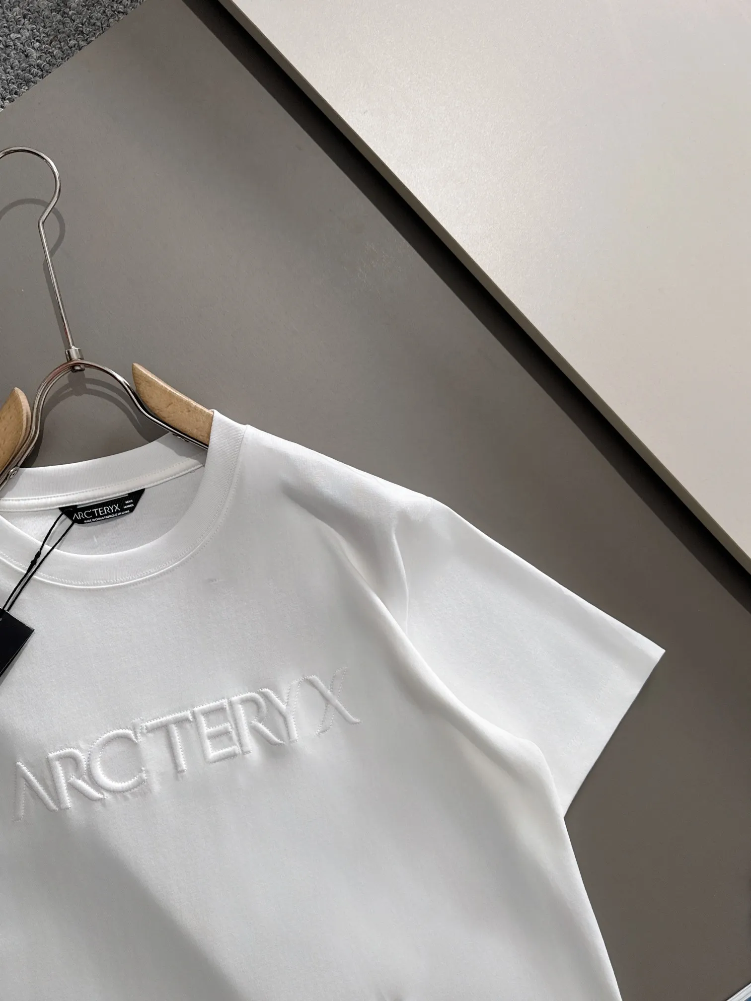 ARC TERYX 2025New Arrival logo Same Style t 100％ 32 ：White Size：XS S M L